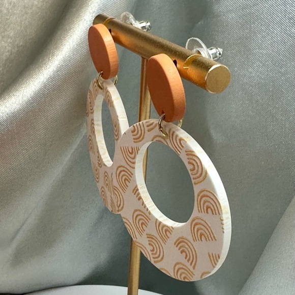 Rainbow Print Retro Hoop Earrings - Picture 6 of 15